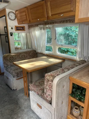 2004 AIRSTREAM CLASSIC photo 4