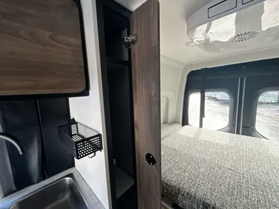 2027 Tiffin Motorhomes GH1 photo 32