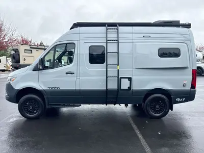 2027 Tiffin Motorhomes GH1 photo 6