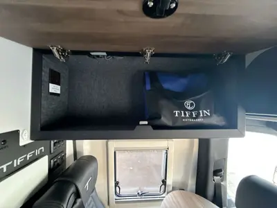 2027 Tiffin Motorhomes GH1 photo 33