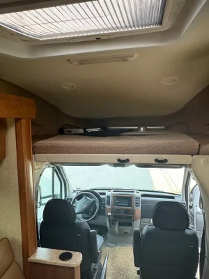 2014 THOR MOTOR COACH SIESTA photo 5