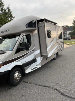 2014 THOR MOTOR COACH SIESTA photo 3