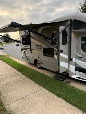 2014 THOR MOTOR COACH SIESTA photo 2