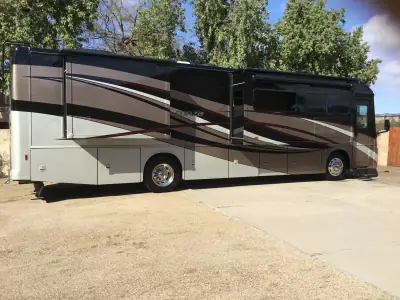 2017 WINNEBAGO FORZA photo 3
