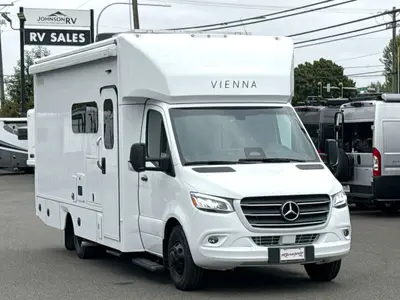 New 2027 Renegade Vienna 25RML