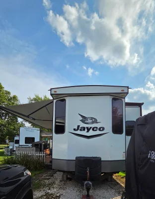 2023 JAYCO JAY FLIGHT BUNGALOW photo 2