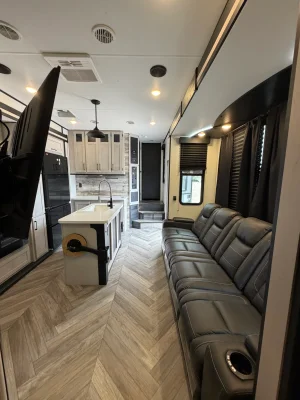 2024 HEARTLAND TORQUE photo 21