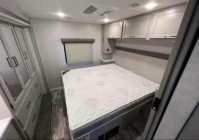 2022 THOR MOTOR COACH HURRICANE photo 12