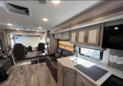 2022 THOR MOTOR COACH HURRICANE photo 5