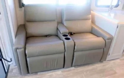 2022 THOR MOTOR COACH HURRICANE photo 8