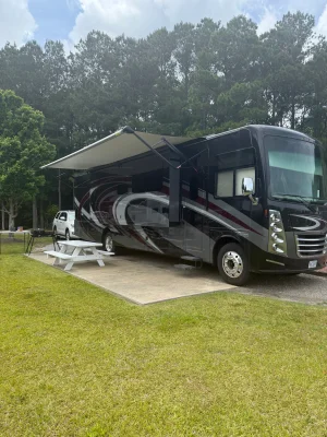 Used 2018 Thor Motor Coach Challenger 37YT