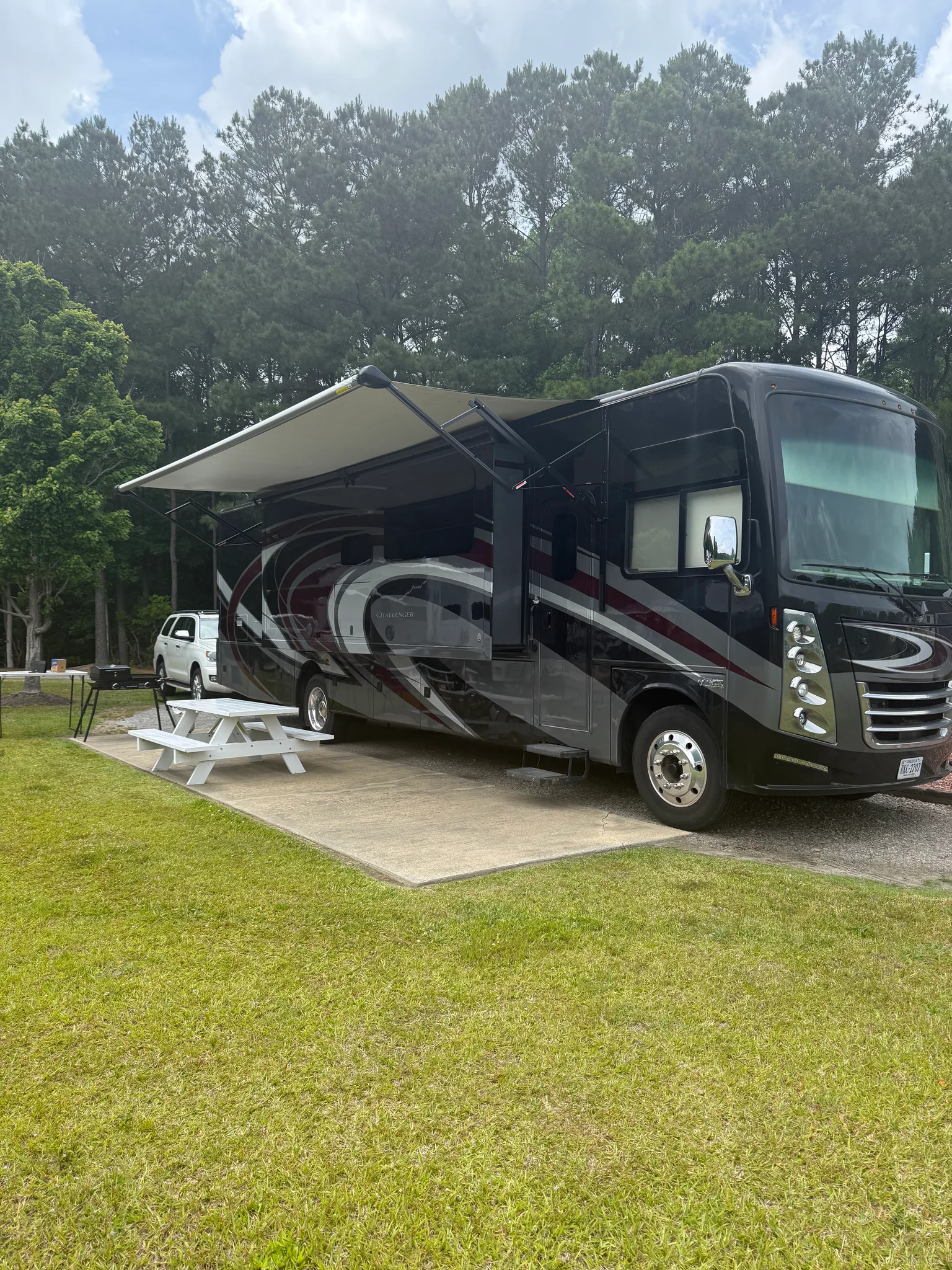 2018 THOR MOTOR COACH CHALLENGER exterior