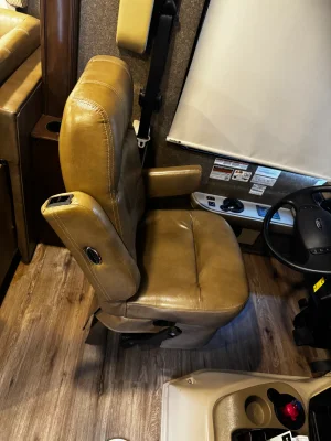 2018 THOR MOTOR COACH CHALLENGER photo 30