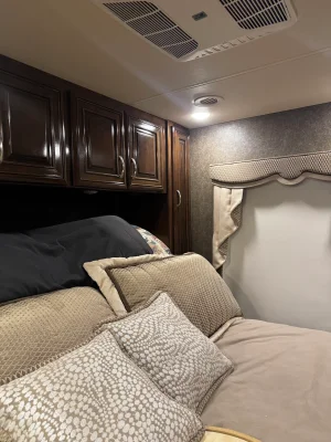 2018 THOR MOTOR COACH CHALLENGER photo 20