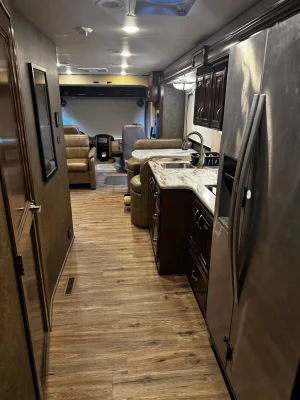 2018 THOR MOTOR COACH CHALLENGER photo 24