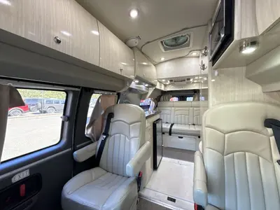 2012 Airstream Avenue photo 26