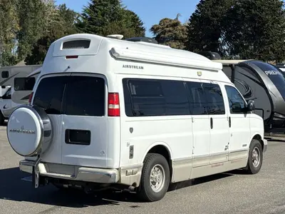 2012 Airstream Avenue photo 9