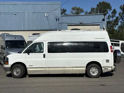 2012 Airstream Avenue photo 6