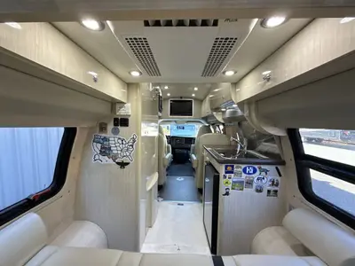 2012 Airstream Avenue photo 37