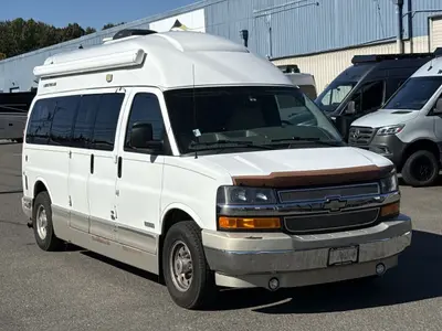2012 Airstream Avenue photo 3