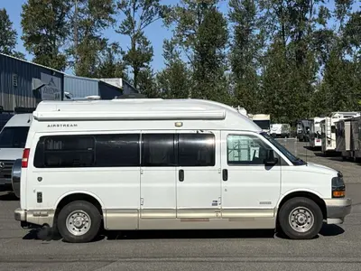2012 Airstream Avenue photo 10