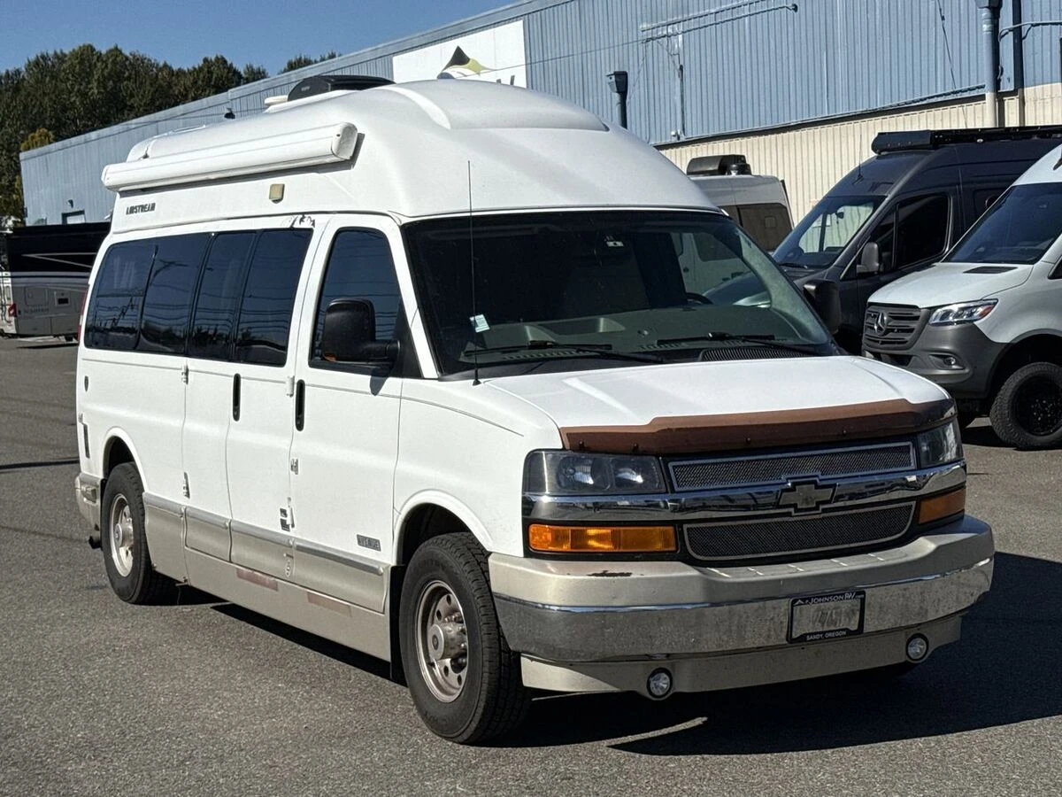 2012 Airstream Avenue exterior