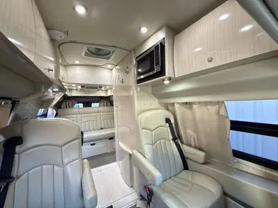 2012 Airstream Avenue photo 27