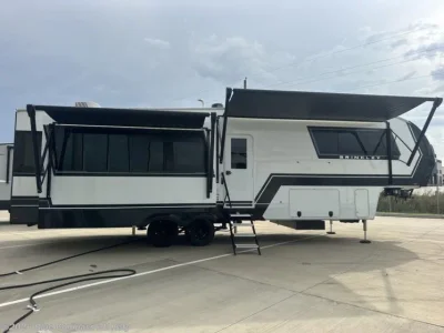 Used 2025 Brinkley Model Z 3300
