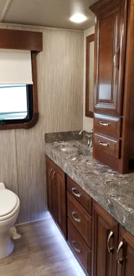 2017 DRV MOBILE SUITES AIRE photo 8