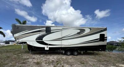 2017 DRV MOBILE SUITES AIRE photo 13