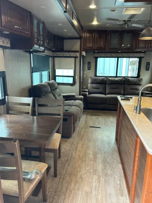 2017 DRV MOBILE SUITES AIRE photo 5