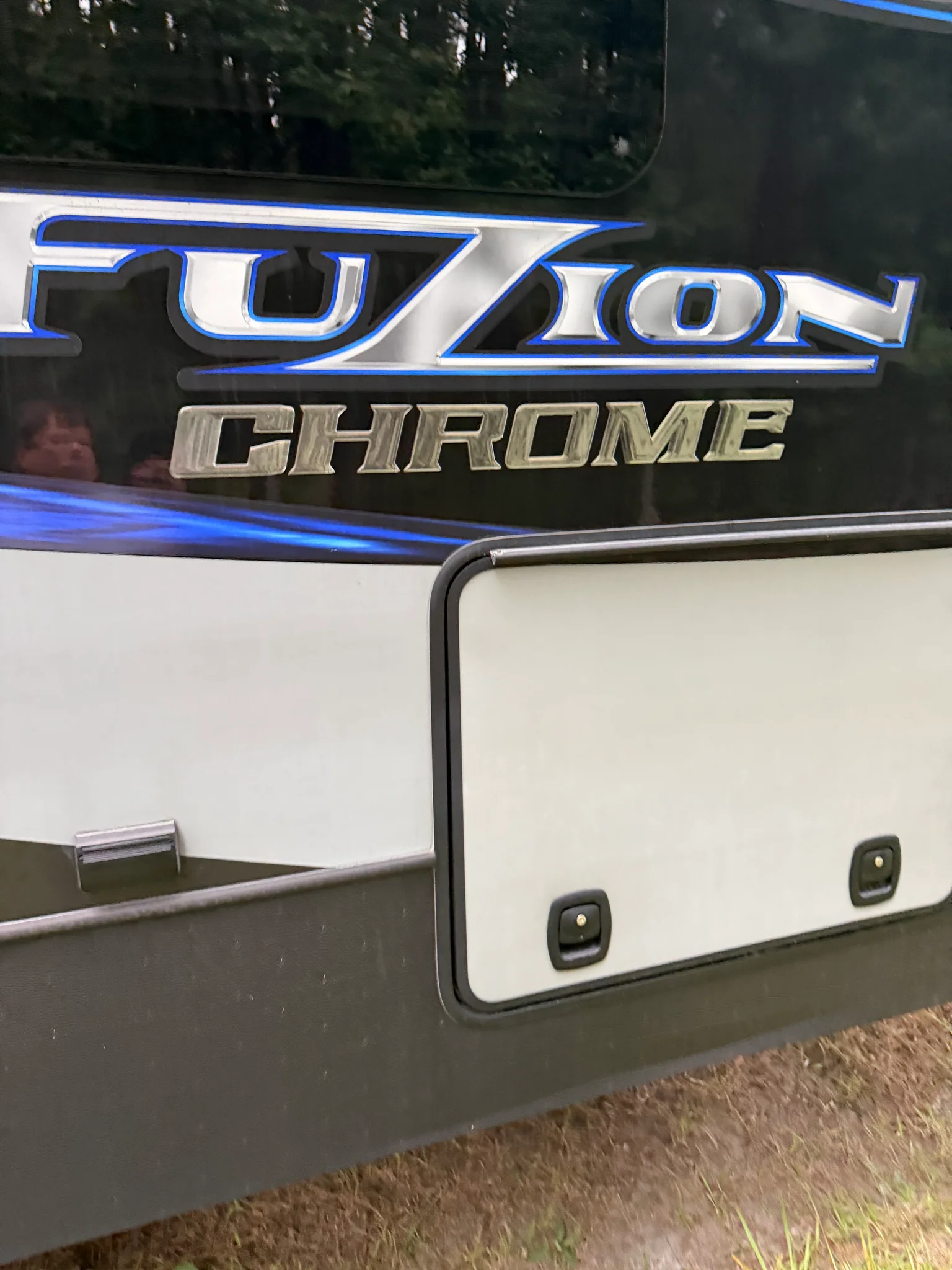 2017 KEYSTONE FUZION exterior