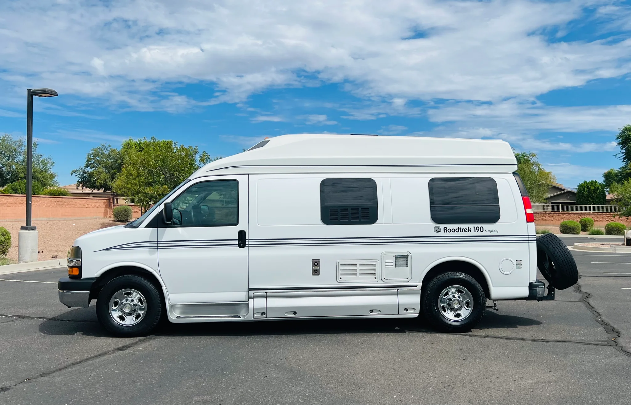2012 ROADTREK SIMPLICITY exterior