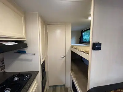 2017 Winnebago Micro Minnie photo 21