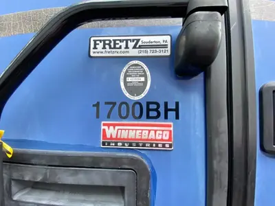 2017 Winnebago Micro Minnie photo 8