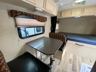 2017 Winnebago Micro Minnie photo 28