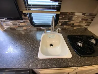 2017 Winnebago Micro Minnie photo 17
