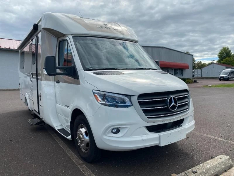 2022 Leisure Travel Unity exterior