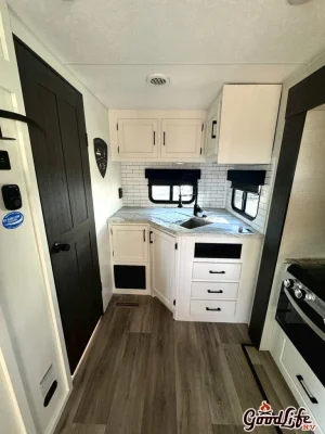 2025 VENTURE RV STRATUS photo 5