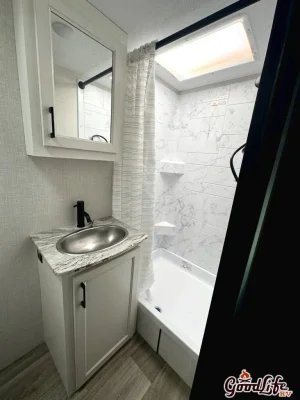 2025 VENTURE RV STRATUS photo 4