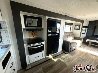 2025 VENTURE RV STRATUS photo 3