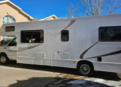2019 THOR MOTOR COACH FOUR WINDS MAJESTIC photo 2