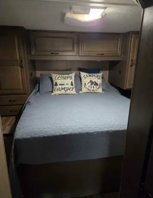 2019 THOR MOTOR COACH FOUR WINDS MAJESTIC photo 15