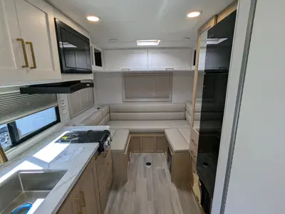 2027 Thor Motor Coach Four Winds photo 18