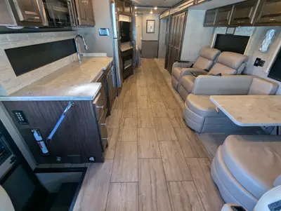 2019 Tiffin Motorhomes Open Road Allegro photo 15