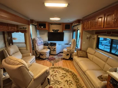 2008 NEWMAR KOUNTRY STAR photo 2