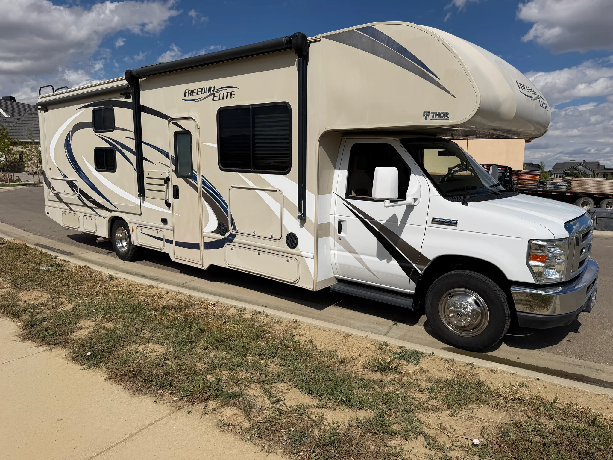 2018 THOR MOTOR COACH FREEDOM ELITE exterior