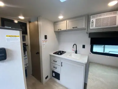 2027 Jayco Jay Flight photo 14