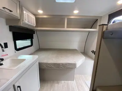 2027 Jayco Jay Flight photo 24