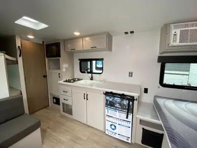 2027 Jayco Jay Flight photo 13